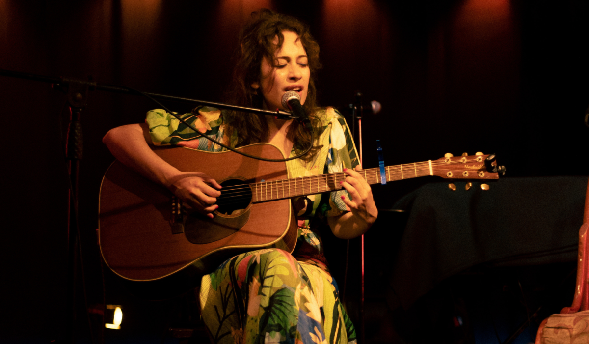 Delfina Cheb junto al Trío Fundamental