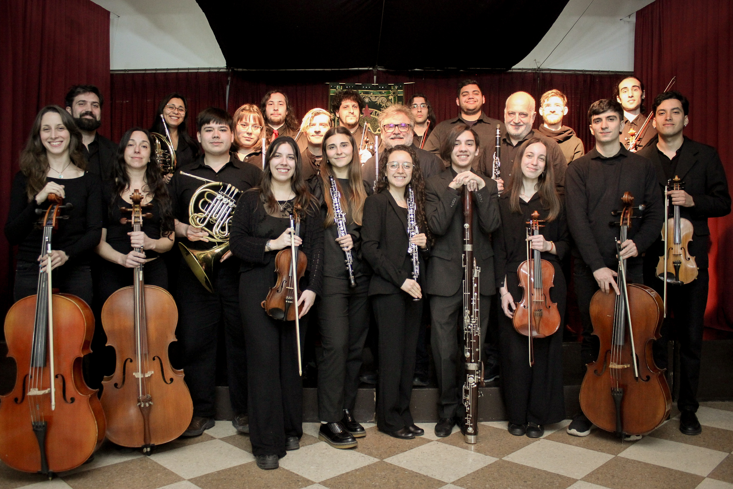 Lee más sobre el artículo 10 años de la OFAG – Un concierto sinfónico