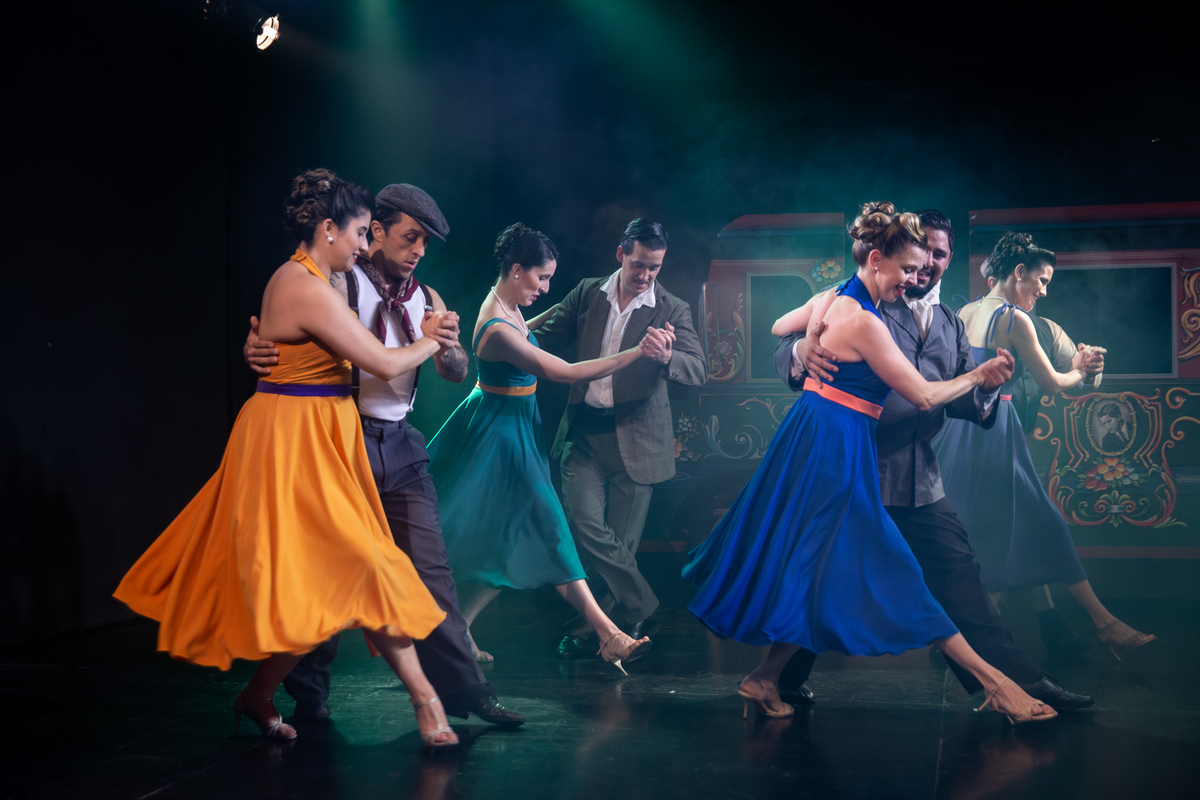 Lee más sobre el artículo Folklore y graduadxs en escena- Jueves 1/10